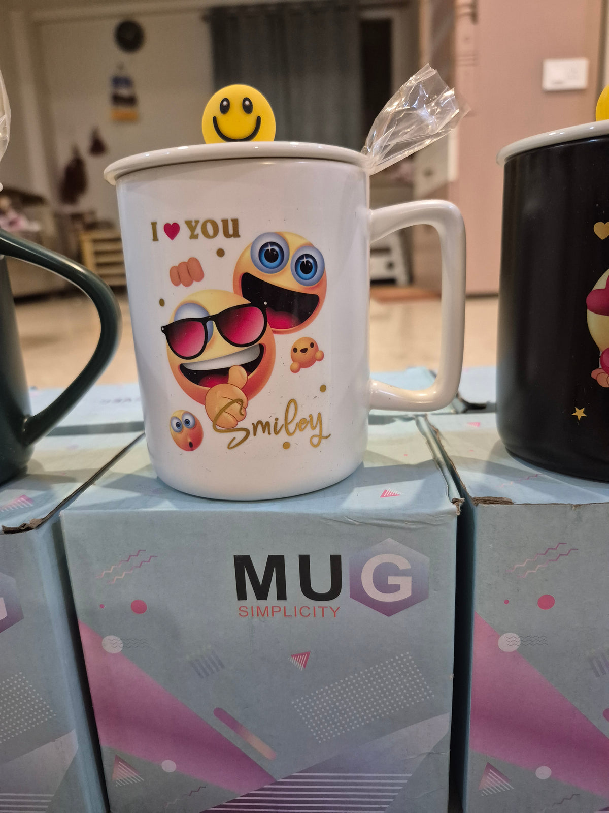 Smiley Emoji Ceramic Mug Set with Lid & Spoon